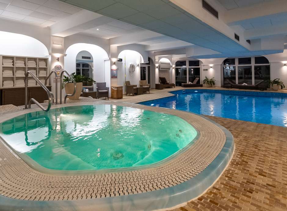 Spa bath at Carlyon Bay spa facilities